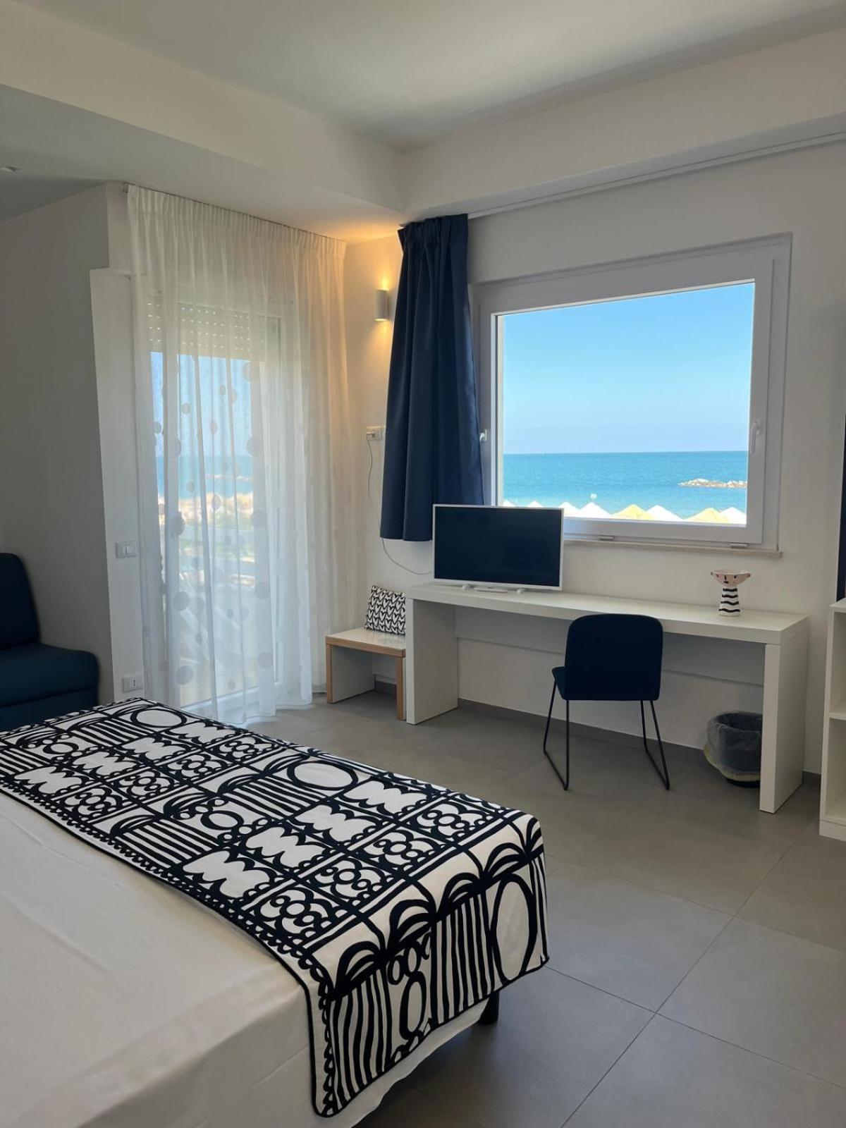 Albergo Punta De L'Est Francavilla Al Mare Εξωτερικό φωτογραφία